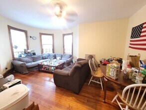 6 Carmel St, Unit 1 in Boston, MA - Foto de edificio - Building Photo