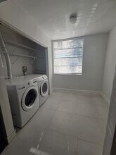 1020 NW 80th Ave in Margate, FL - Building Photo - Building Photo