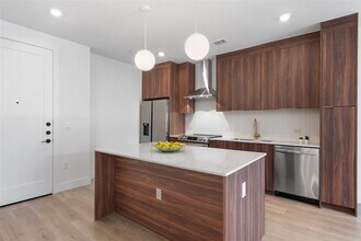 1701 Simond Ave in Austin, TX - Building Photo - Building Photo