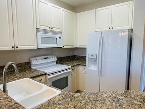 4390 Berkshire Wharf Dr in Lake Worth Beach, FL - Building Photo - Building Photo