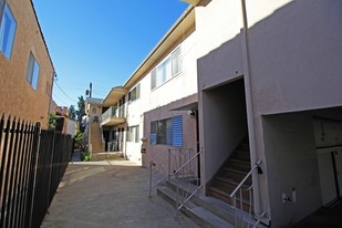 1631 N Harvar in Los Angeles, CA - Foto de edificio - Building Photo