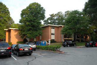 Spa Creek Condominiums in Annapolis, MD - Foto de edificio - Building Photo