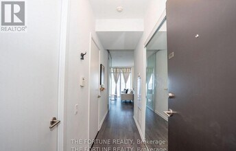 103 The Queensway in Toronto, ON - Building Photo - Building Photo