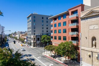 The Raymond Renaissance in Pasadena, CA - Foto de edificio - Building Photo