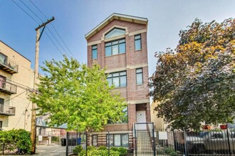 513 S Denvir Ave, Unit 1 in Chicago, IL - Building Photo - Building Photo