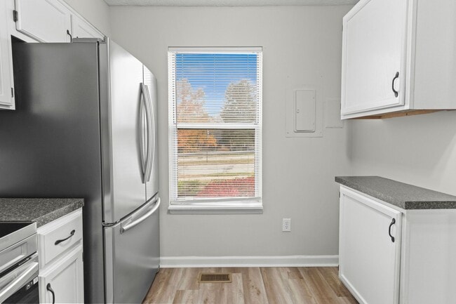 6683 N College Ave in Indianapolis, IN - Building Photo - Building Photo