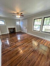 5842 Euclid Ave E in Kansas City, MO - Building Photo - Building Photo