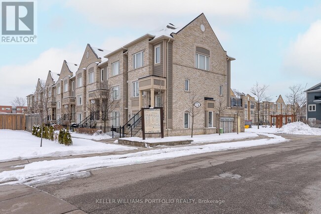 60-60 Fairwood Cir in Brampton, ON - Building Photo - Building Photo