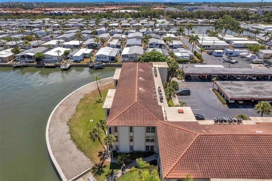 19029 US Hwy 19 N, Unit 7-8 in Clearwater, FL - Building Photo