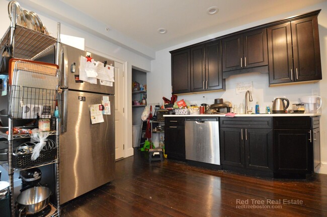 74 Weld Hill St, Unit 2