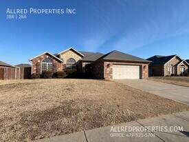 4820 W Soapstone Dr in Fayetteville, AR - Building Photo