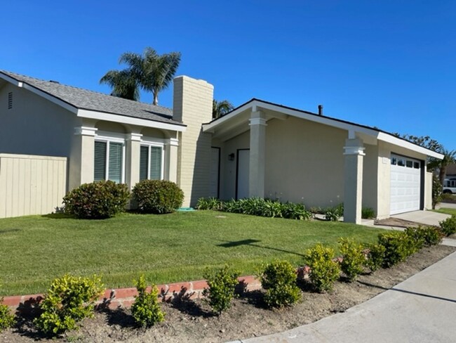 20412 Brentstone Ln in Huntington Beach, CA - Building Photo - Building Photo