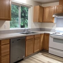 1826 98th Pl SW in Everett, WA - Foto de edificio - Building Photo