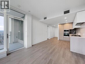 5685 Halley Ave in Burnaby, BC - Building Photo - Building Photo