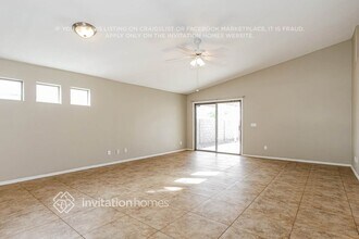 1710 E Palo Blanco Way in Gilbert, AZ - Foto de edificio - Building Photo