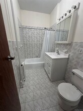 19-39 Gates Ave in Queens, NY - Building Photo - Building Photo