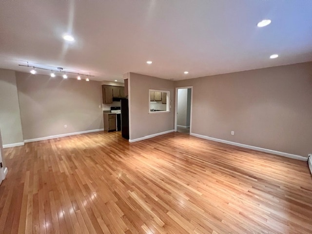 54 Jacqueline Rd, Unit 7 in Waltham, MA - Building Photo - Building Photo