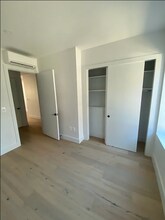301 Van Brunt St, Unit Garden in Brooklyn, NY - Building Photo - Building Photo