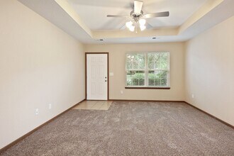 1313 NW Willow Dr in Grain Valley, MO - Building Photo - Building Photo