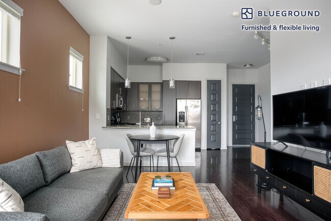 5550 Grosvenor Blvd, Unit FL3-ID1069 in Los Angeles, CA - Building Photo - Building Photo