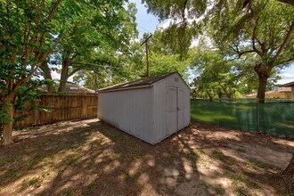 7115 Drowsy Pine Dr in Houston, TX - Building Photo - Building Photo