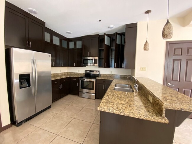 property at 1205 E Daffodil Ave