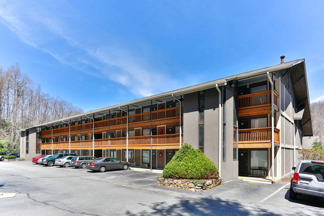 Studio West Apartments in Boone, NC - Building Photo - Building Photo