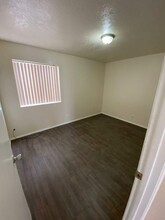 12113 Menaul Blvd NE, Unit B in Albuquerque, NM - Building Photo - Building Photo