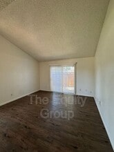 1300 W Elowin Ave in Visalia, CA - Building Photo - Building Photo