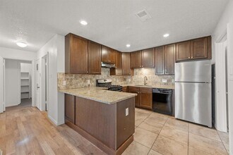 303 Irma Dr in Austin, TX - Building Photo - Building Photo