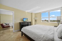 242 Washington Ave, Unit 1104 in Miami Beach, FL - Building Photo - Building Photo