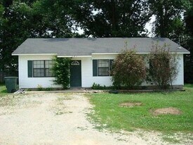 101 Jewel Cove in Brookland, AR - Building Photo