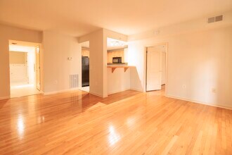 Essex Commons in Jersey City, NJ - Building Photo - Building Photo