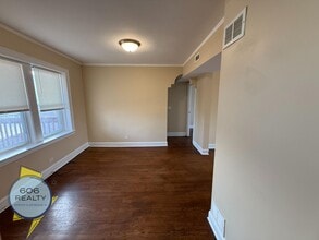 2805 N Kilbourn Ave in Chicago, IL - Foto de edificio - Building Photo