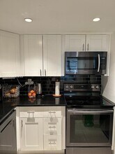 303 Racquet Club Rd in Weston, FL - Building Photo - Building Photo