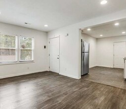 1266-1268 Byewood Ln SW in Atlanta, GA - Building Photo - Interior Photo