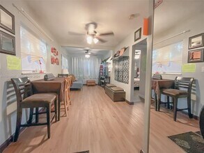 3682 SW 26th St in Miami, FL - Foto de edificio - Building Photo