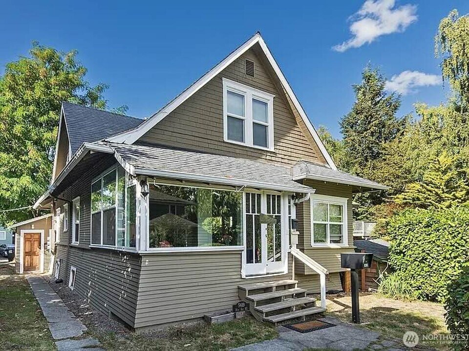 5619 16th Ave NE in Seattle, WA - Building Photo