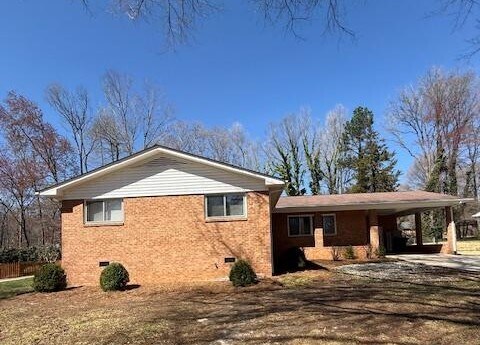 2120 Belmont Dr in Reidsville, NC - Building Photo