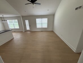 921 Alberta Dr in Bowling Green, KY - Building Photo - Building Photo