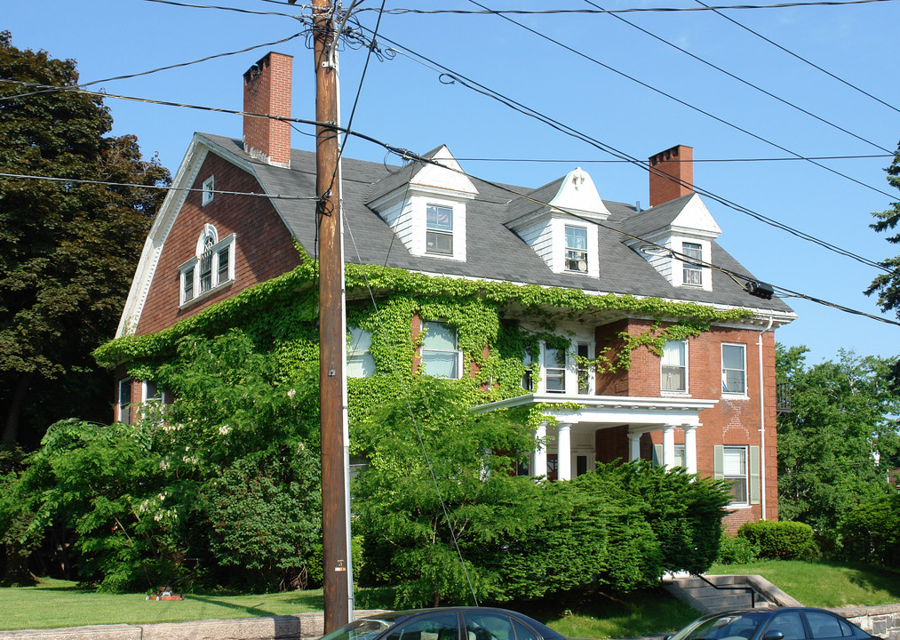 30 Mellen St in Portland, ME - Building Photo