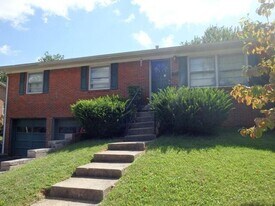 2350 Heather Way in Lexington, KY - Building Photo