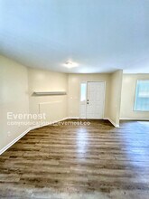 1641 Cranberry Hill Ln in Winston-Salem, NC - Foto de edificio - Building Photo