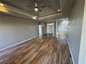 314 Center Dr in Lowell, AR - Building Photo - Building Photo