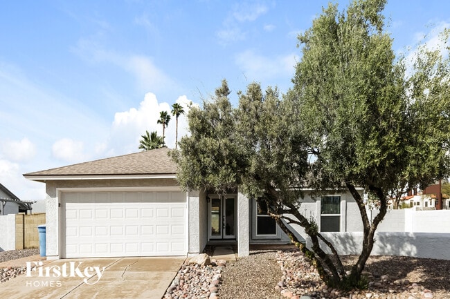 property at 1746 E Redfield Rd