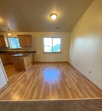 817 W 3rd St in Laurel, MT - Building Photo - Building Photo