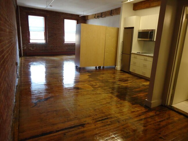 1111 Boylston St, Unit 3 in Boston, MA - Building Photo - Building Photo