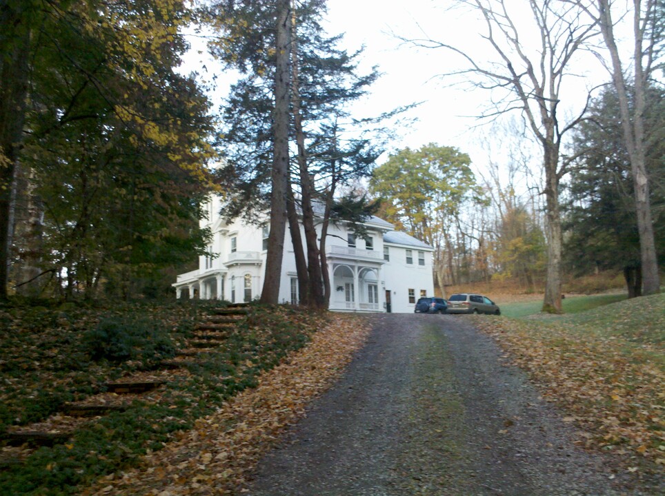 3 Cherry Hl in Delhi, NY - Building Photo