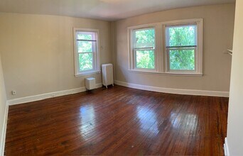 332 S 43rd St, Unit 1 in Philadelphia, PA - Building Photo - Building Photo