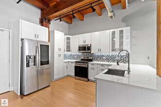701 W Jackson Blvd in Chicago, IL - Building Photo - Building Photo